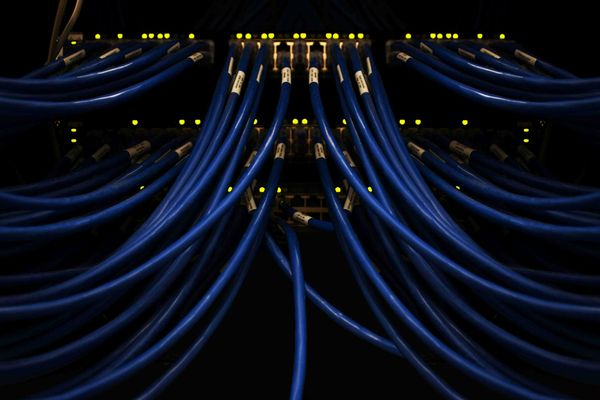 US federal regulator moves to shorten grid-connection times for data centers