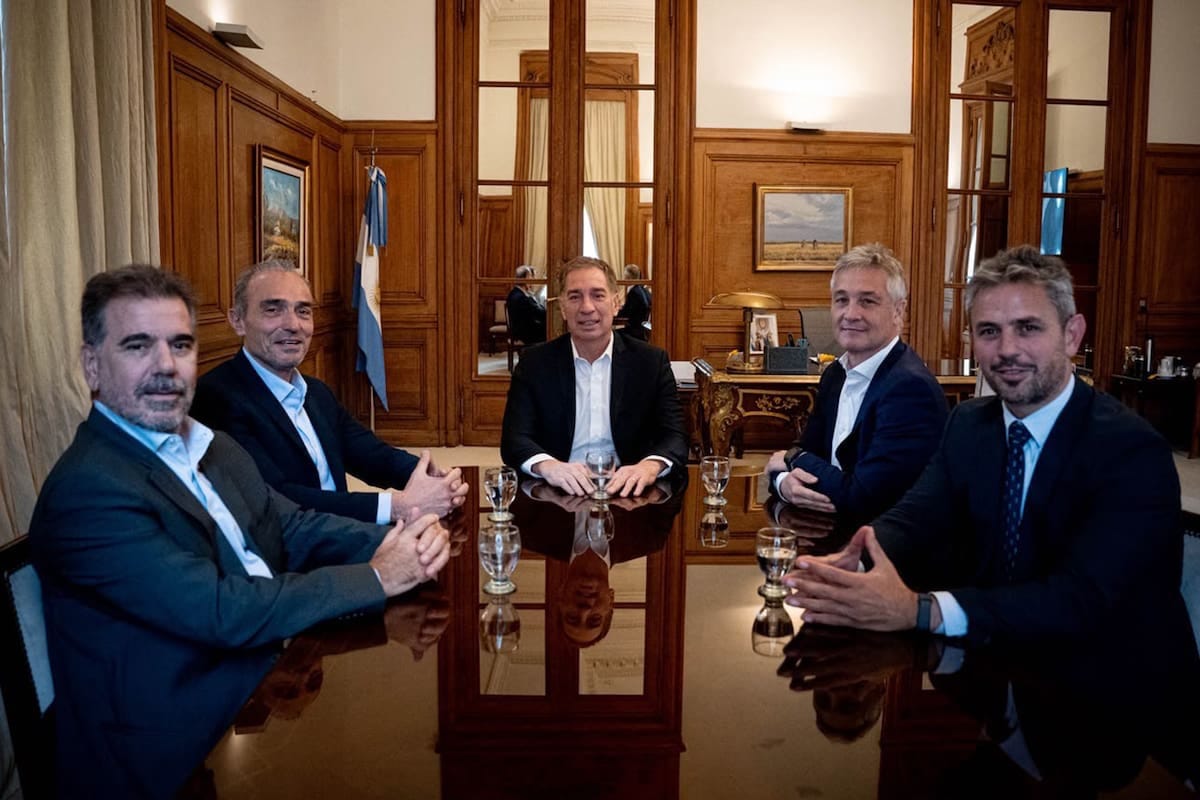 El Gobierno recibió a los enviados de Mauricio Macri y activa una mesa de  diálogo con Pro rumbo a 2027 - LA NACION