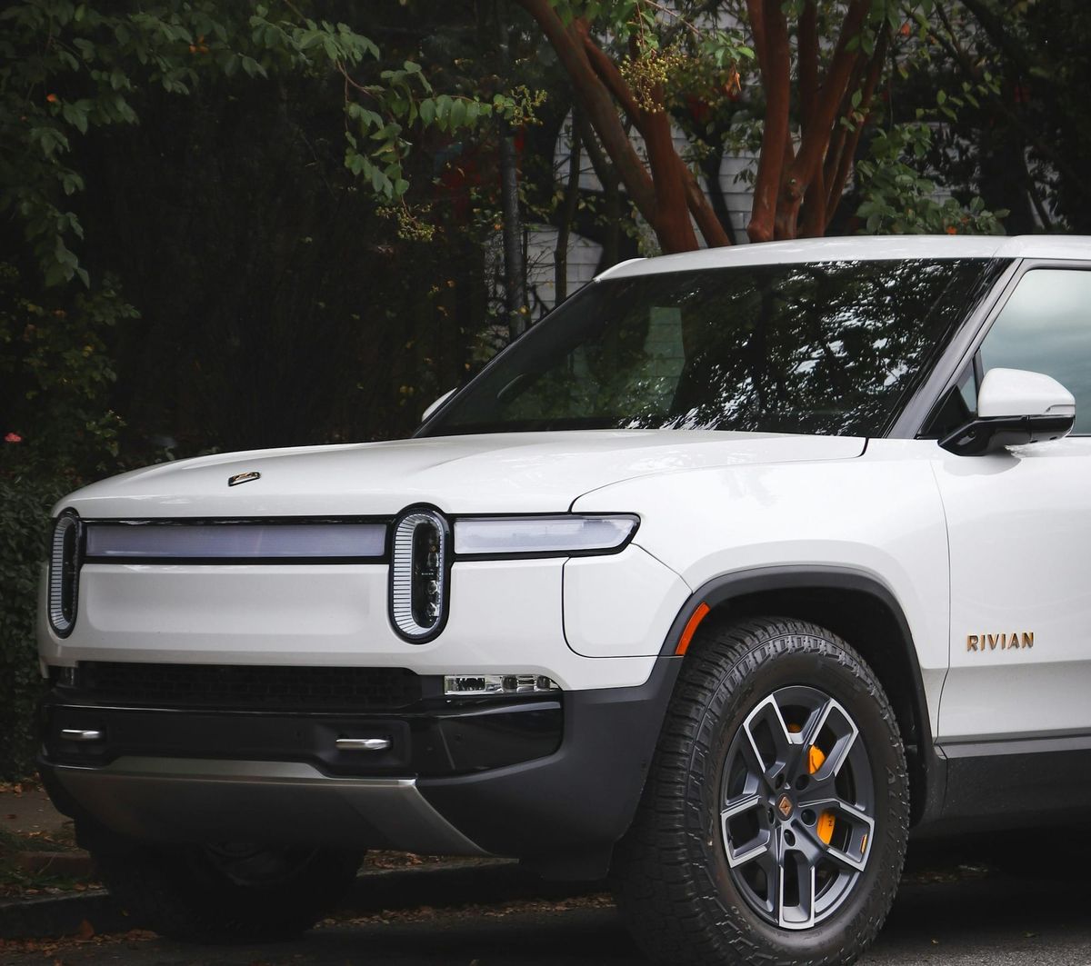 Best Ways to Finance a Rivian R1S in 2026