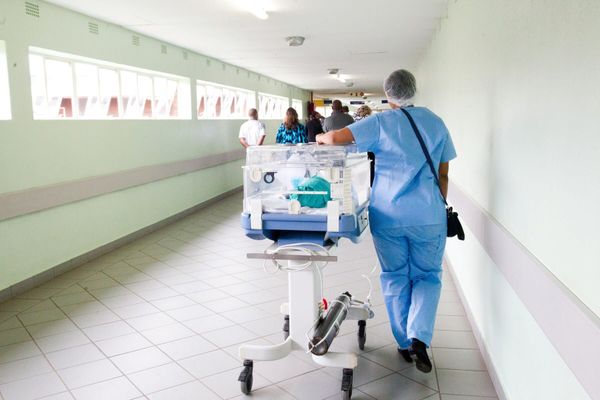 Sanità: stesso lavoro, contratti diversi