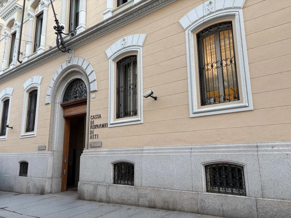 La commedia della politica è solo all’inizio