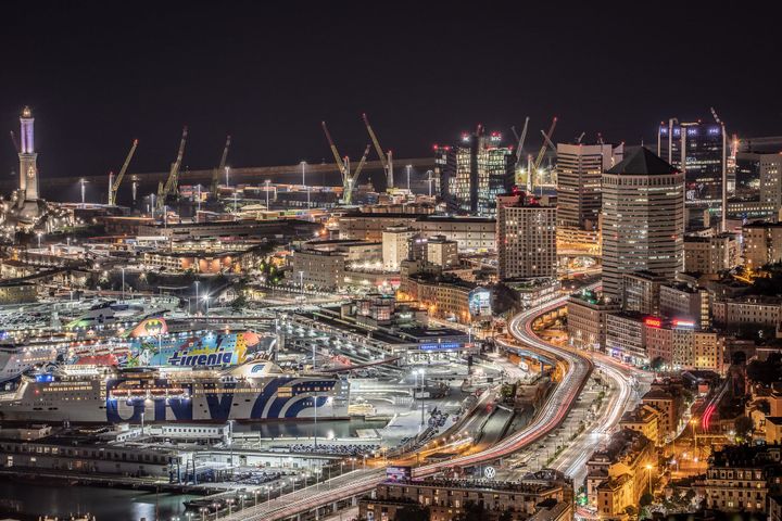 Le notti di Genova viste da un taxi