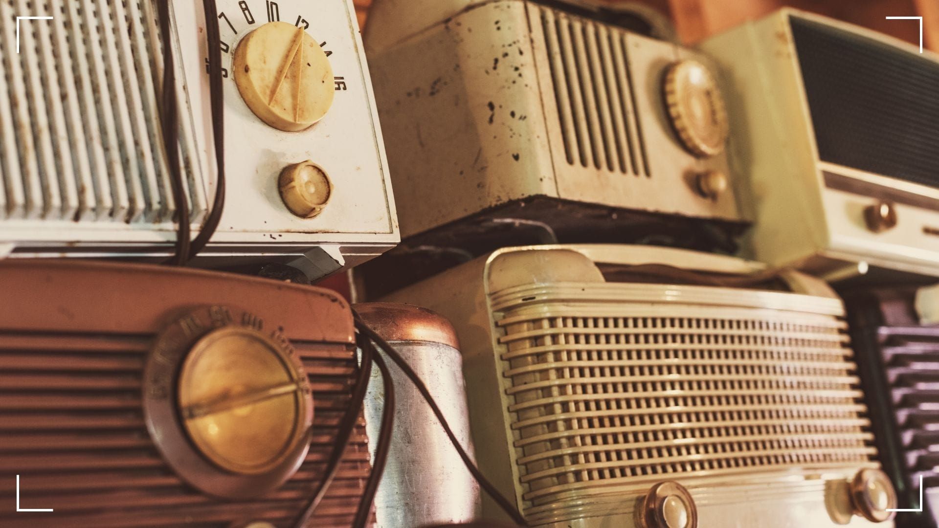 От златната епоха на радиото до съвременния свят на "еднодневните" звезди