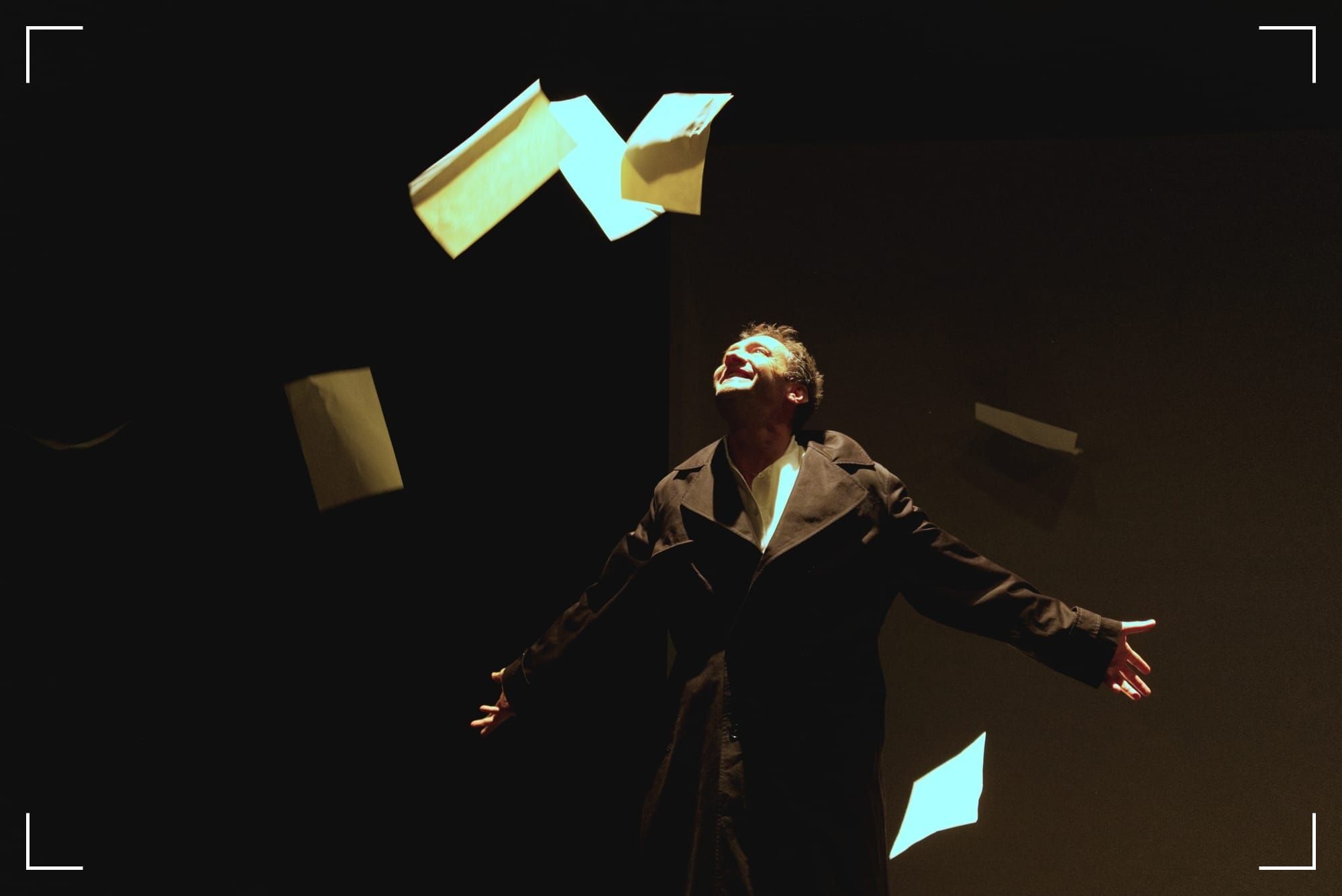 Дарин Ангелов и смелостта да бъдеш сам