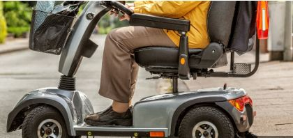 Miss Lettie, Jaymes and the Robots