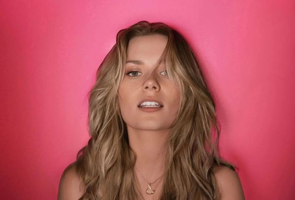 Zoee: Double E Delight