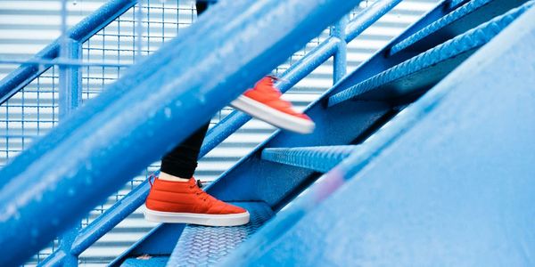 自雇者筆記｜講師不是終點，而是起點；從舞台到事業，知識創業、收入組合與長期職涯的下一步