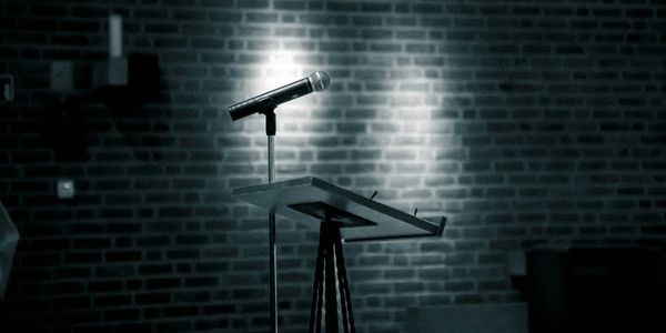 自雇者筆記｜從零到一，如何成為企業培訓或演講的講師？起心動念、從零開始，到價碼提升的成長路徑