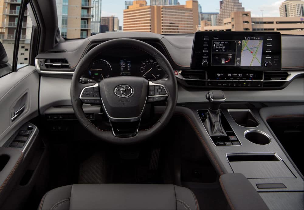 10 Must-Know Features of the 2023 Toyota Sienna Platinum