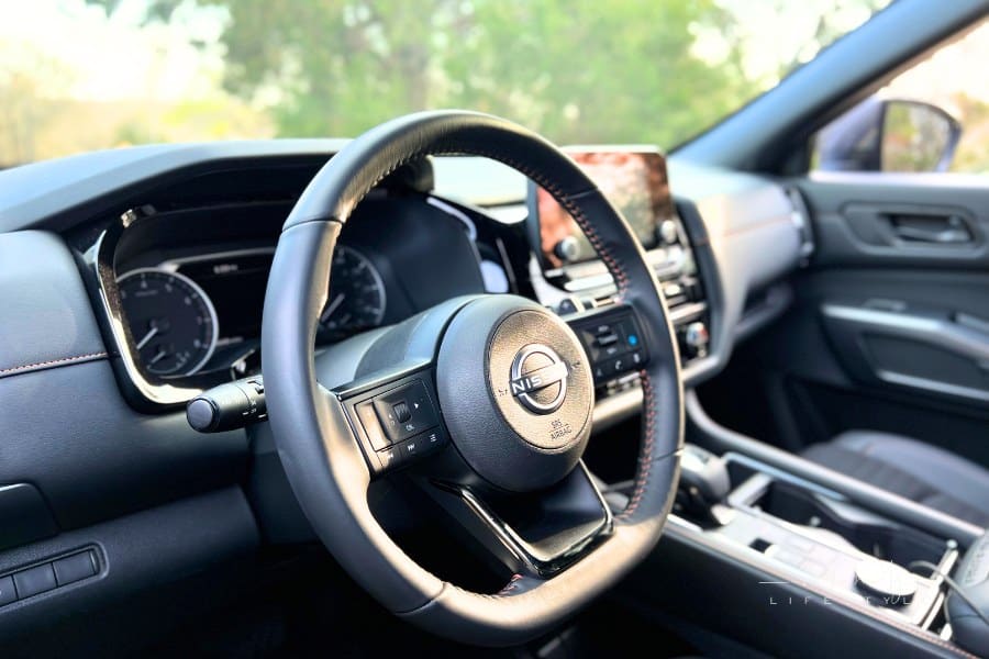 2024 Nissan Pathfinder interior