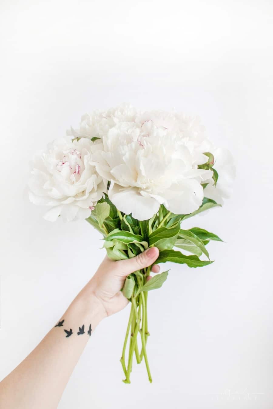 8 Heartfelt Ways To Honor The Memory Of Your Deceased Loved One