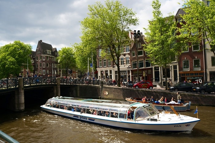 canal cruise canal cruise