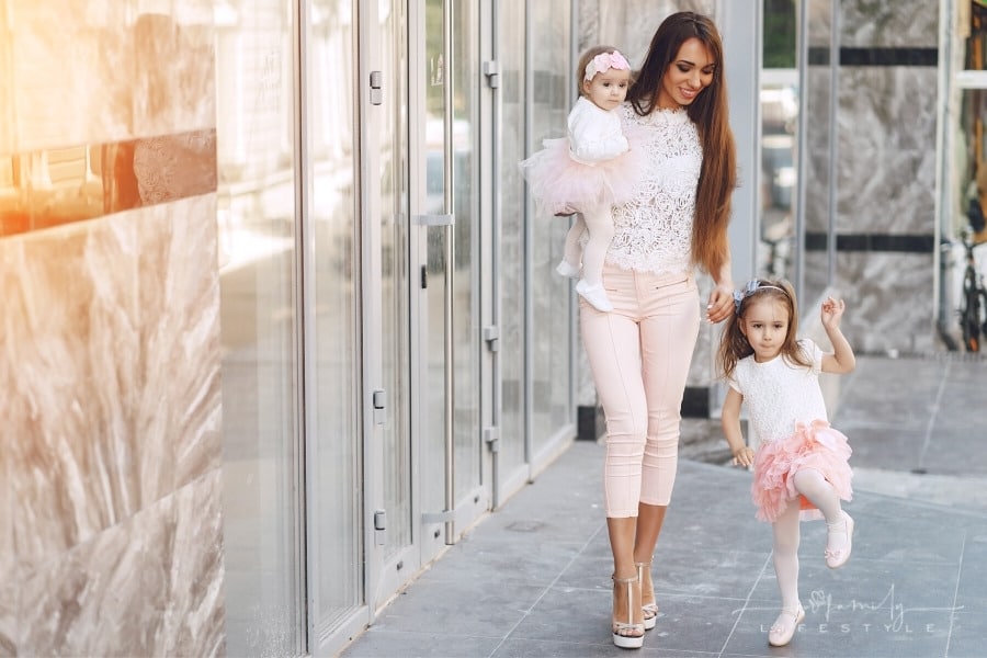 Clothes Shopping 4 Awesome Tips for Moms and Daughters