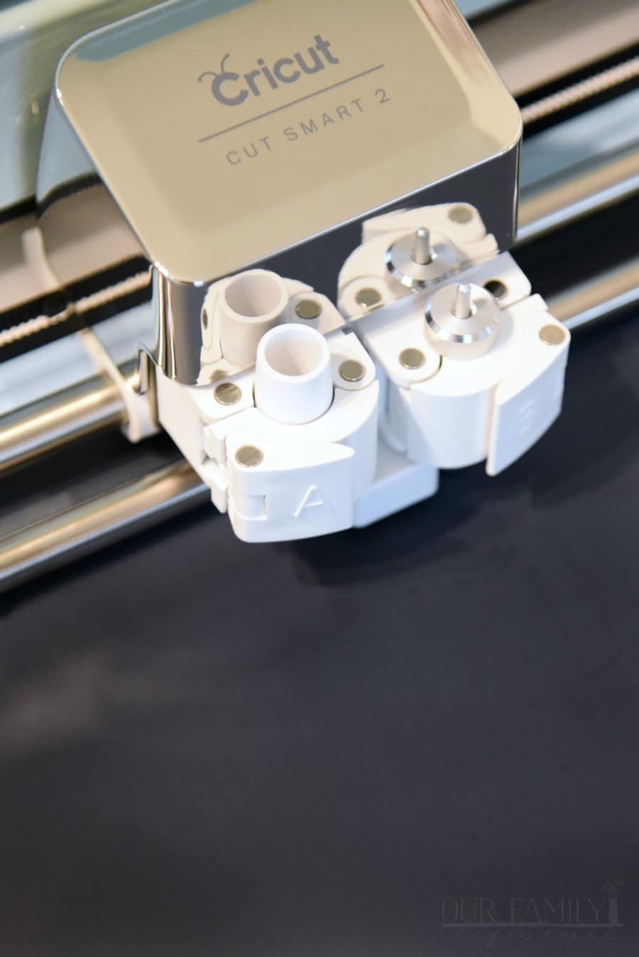 Cricut Explore Air 2 cutting vinyl