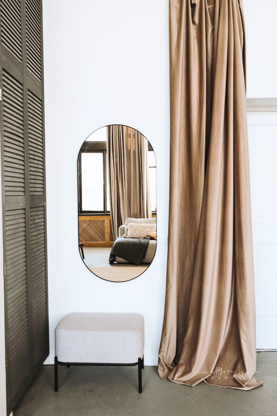 Wardrobe for Clothes, with Mirror and Curtain