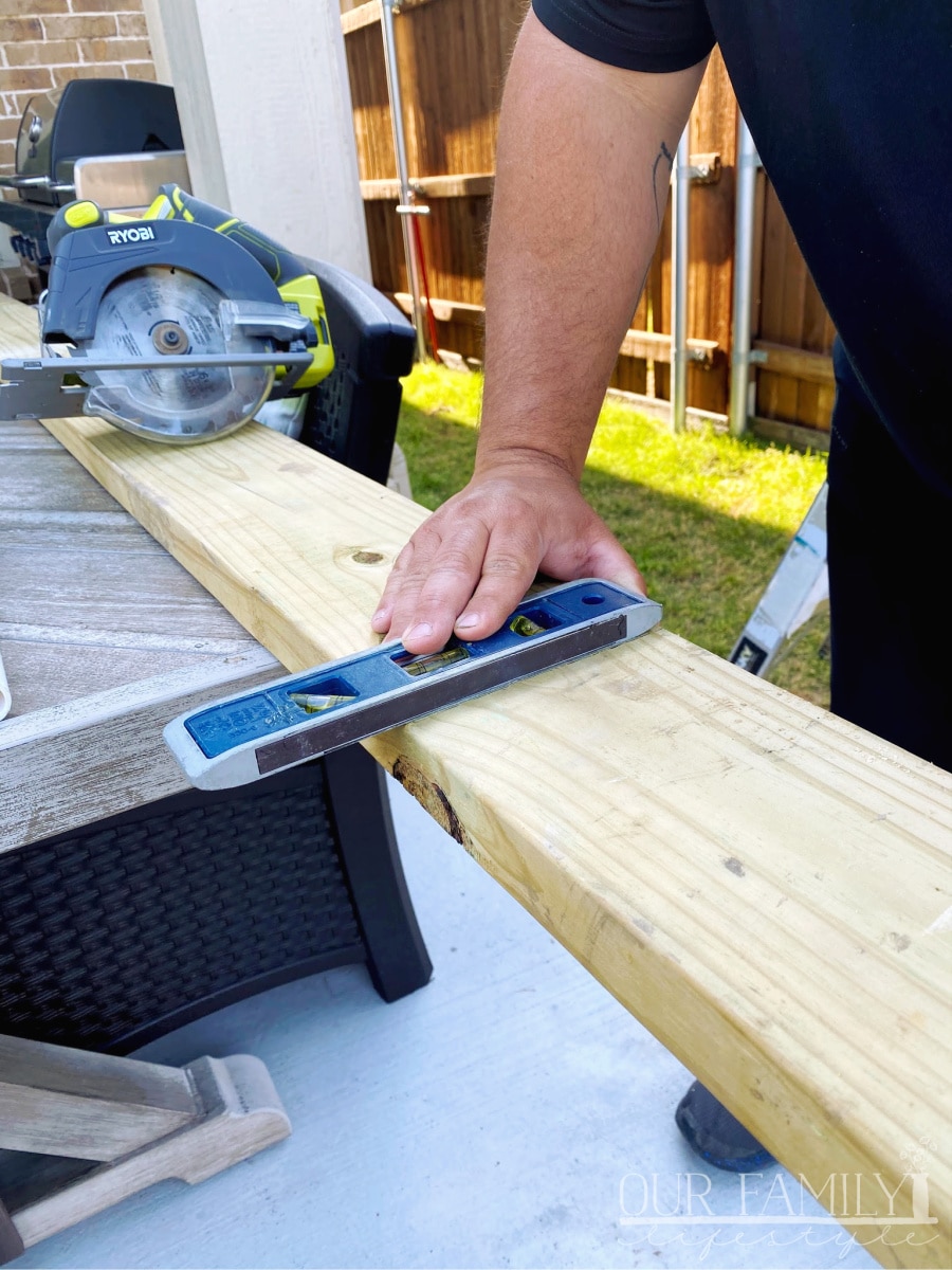 find center of header