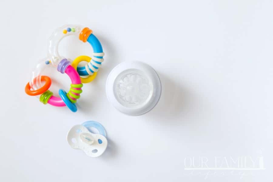 newborn baby feeding essentials