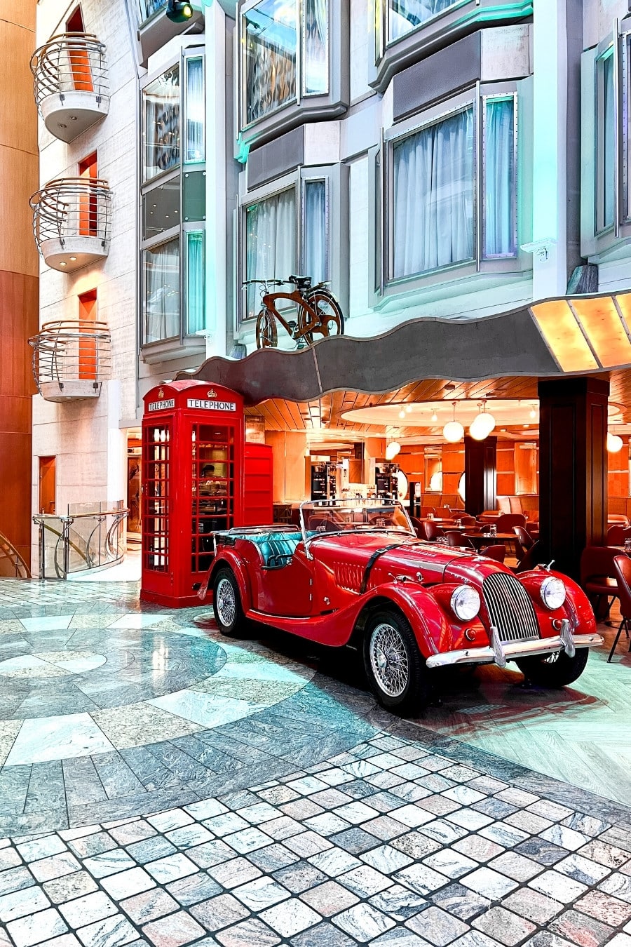 Royal Caribbean Voyager of the Seas Promenade deck