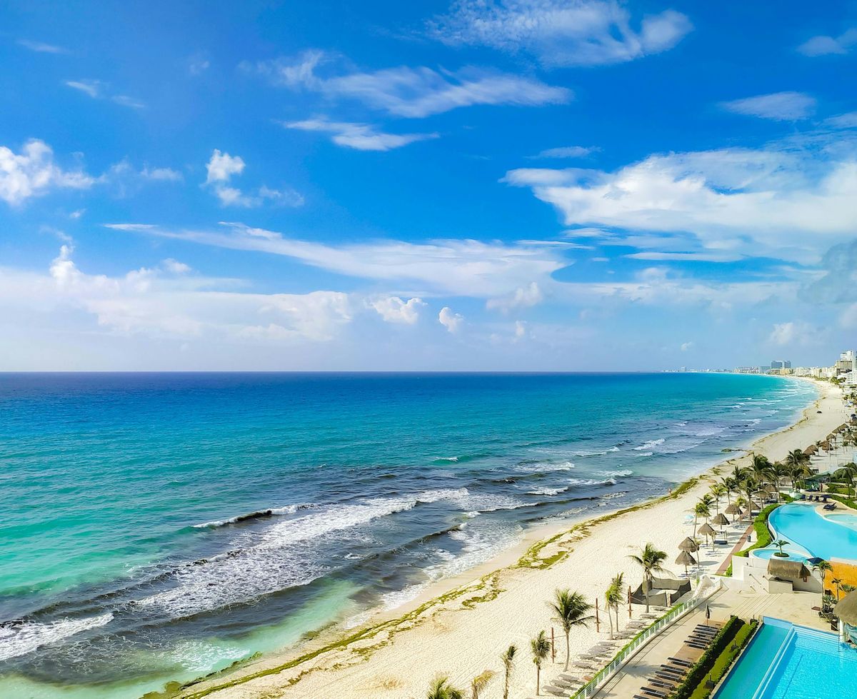 Cancun Business Class: Your Gateway to Caribbean Paradise in Ultimate Comfort