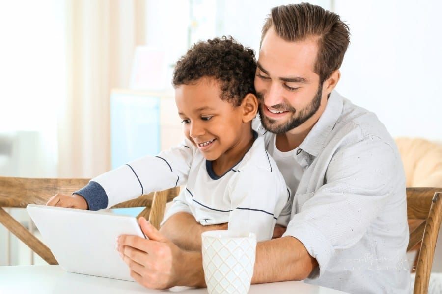 Balancing Screen Time and Digital Wellness: A Modern Parent’s Guide