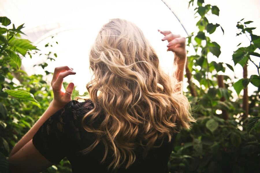 Curly Hair, Kenna Kennor-Style: Pro Tips from Britt Lower’s Husband and Celebrity Hair Whisperer