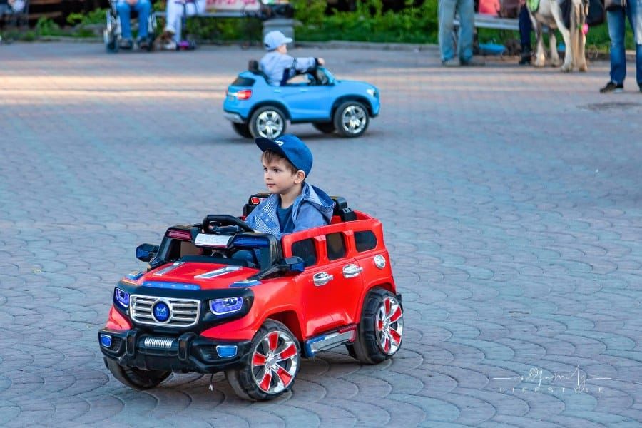 What to Look for When Buying a Ride-On Car for Your Child