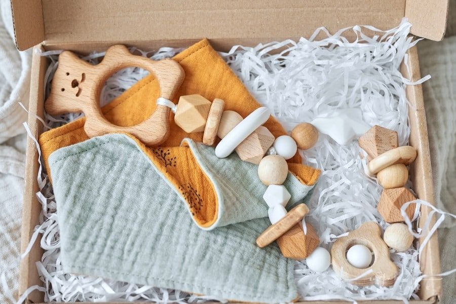 6 Gift Ideas You Can Get For First-Time Parents