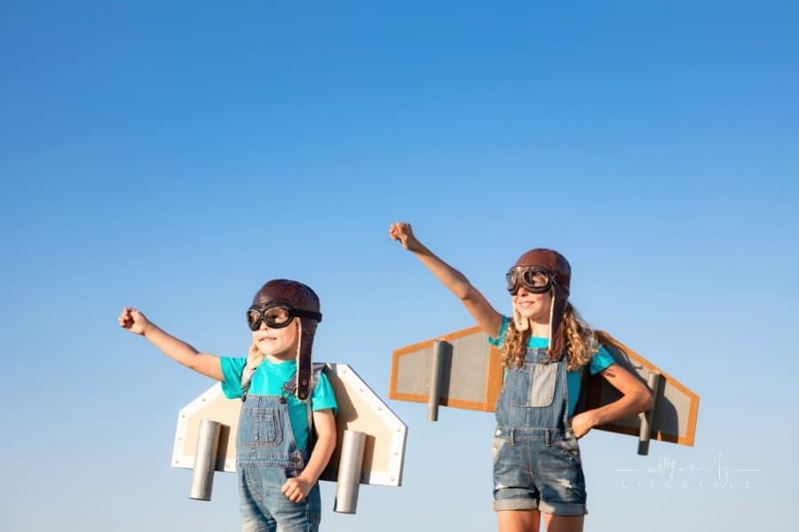 Pink or Blue? How Gender-Neutral Parenting is Redefining the Rules