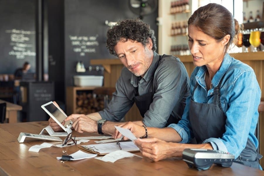 Facing Financial Challenges: How to Successfully Close Your Restaurant