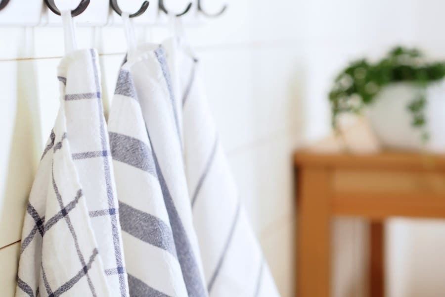 Clever Ideas for Utilizing Wall Hooks
