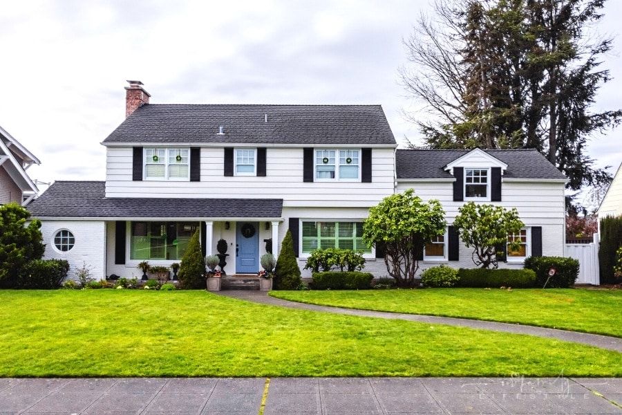 Essential Tips for Maintaining a Long-Lasting Roof