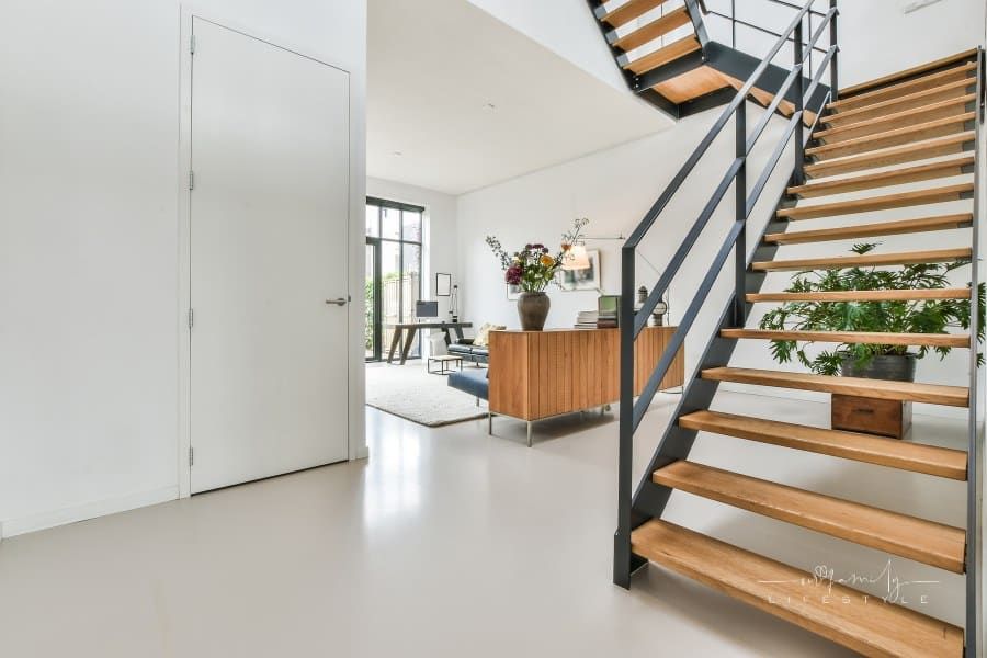 Stairway Secrets: 6 Must-Know Tips for a Staircase Makeover Like No Other