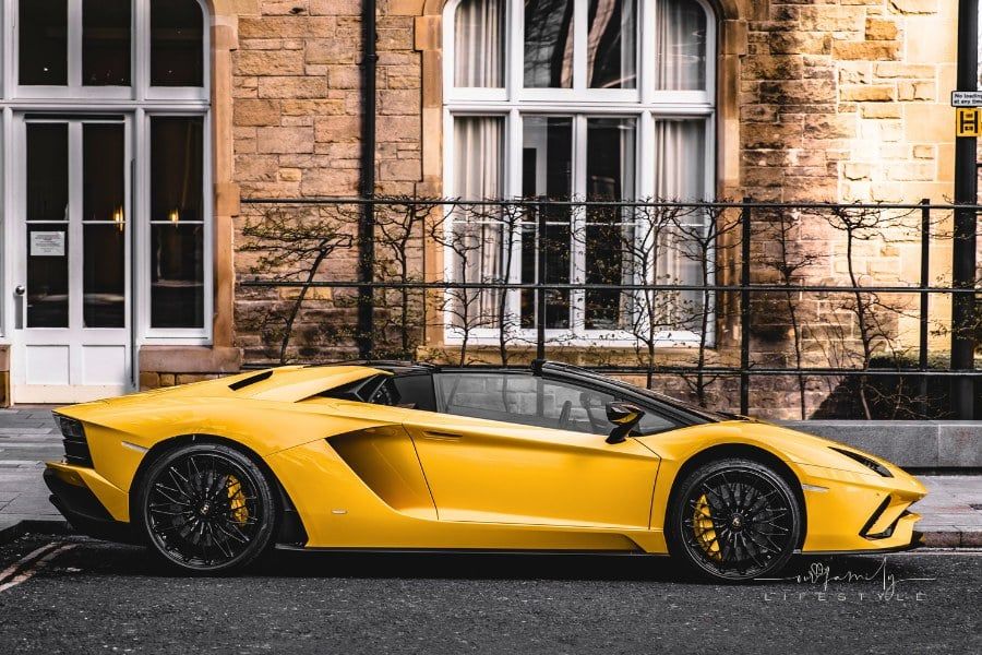 How to Navigate the Luxury Car Selling Process with Ease