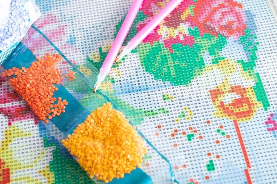 From Craft to Cozy: Using Diamond Painting Kits to Personalize Your Home Decor