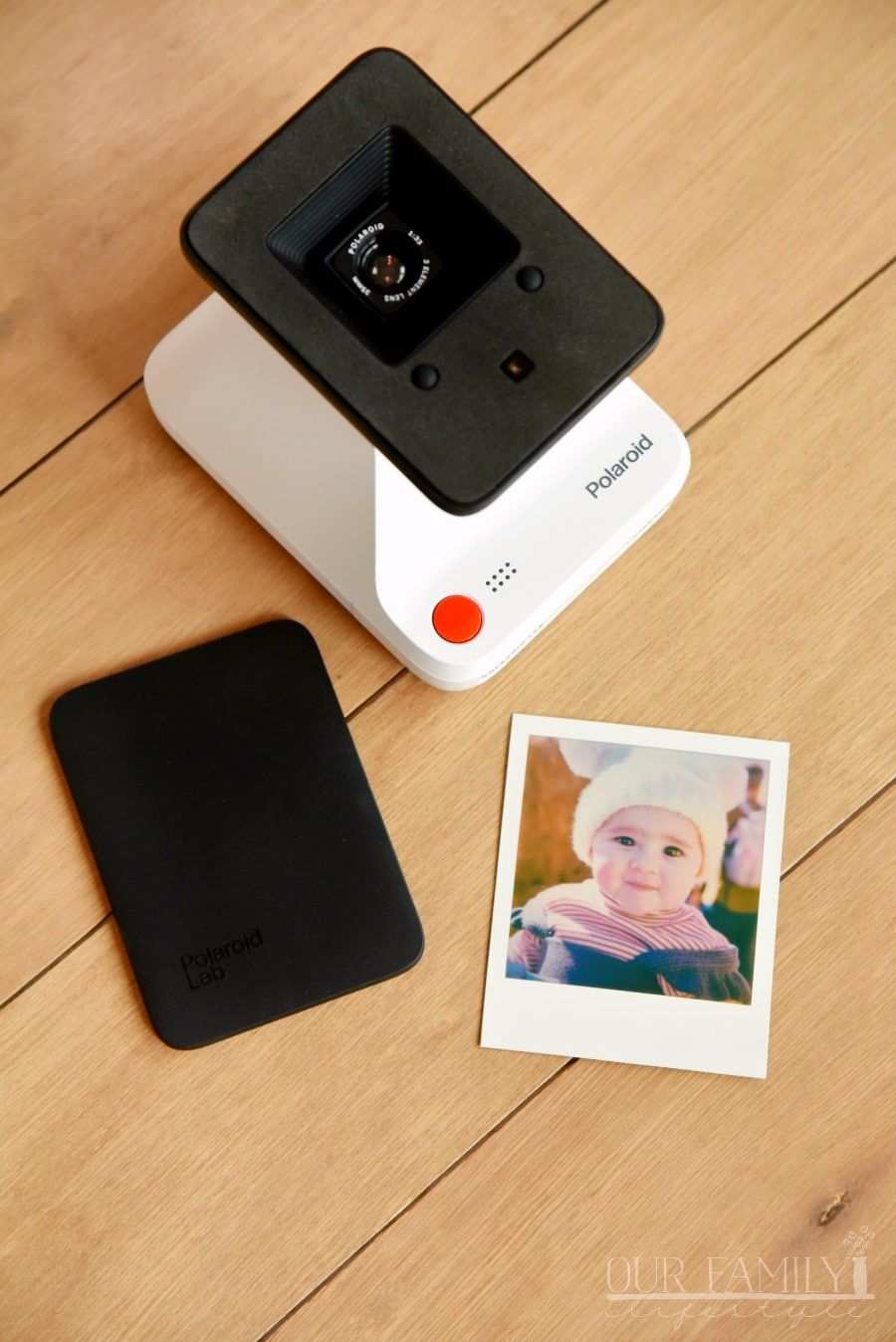 Bring Nostalgia of Instant Camera Back with Polaroid Lab