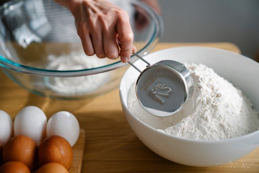 Mastering Measurements: Understanding How Many Cups are in a Quart