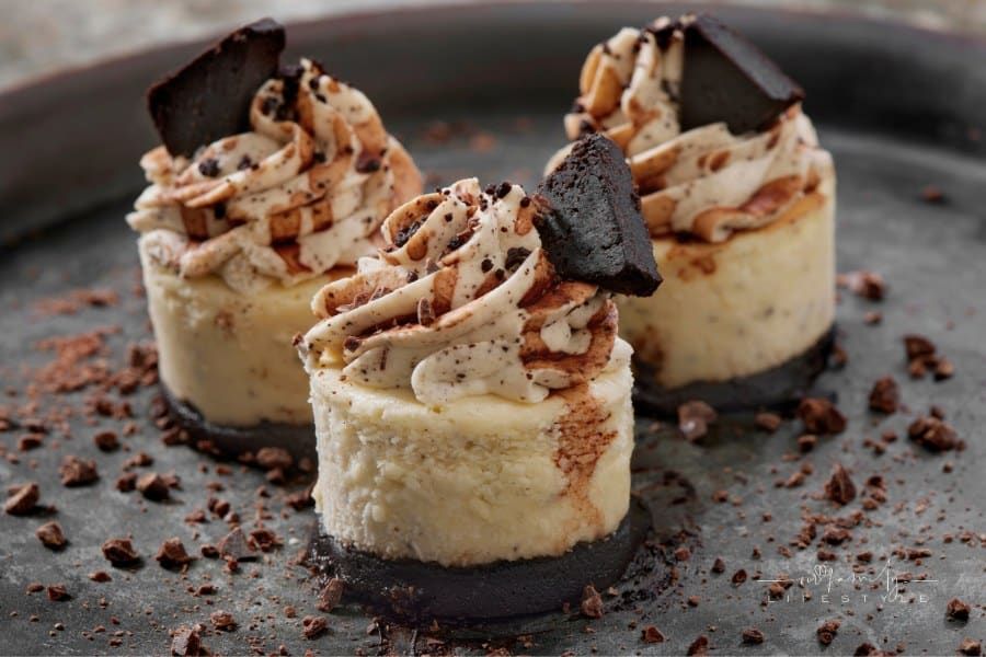 Mini Cookies and Cream Cheesecakes