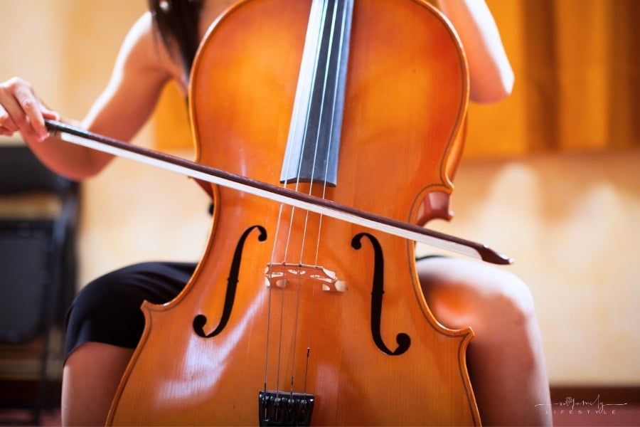 woman playing cello