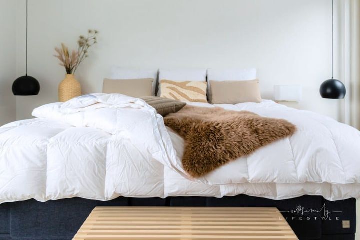 white duvet cover on king size bed