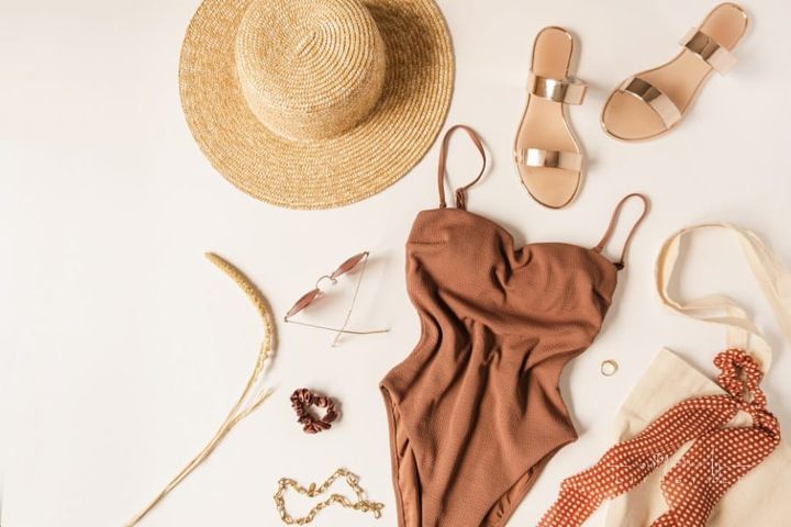 Feminine Summer Clothes and Accessories