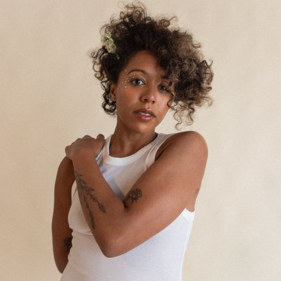 INTERVIEW: Lizzie No Is Ready to Burn Country Radio to the Ground