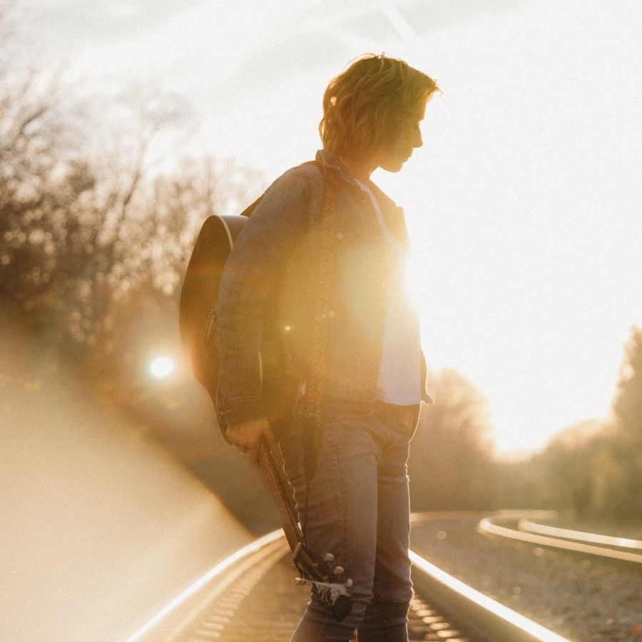 INTERVIEW: Holly Lerski Finds Americana Joy From the UK to Nashville