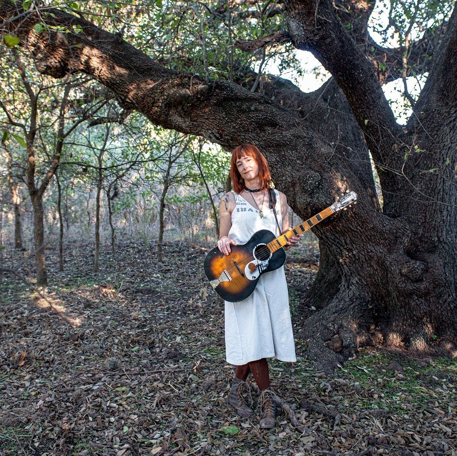 INTERVIEW: Amy Annelle Urges Late-in-Life Queers to "Keep Going"