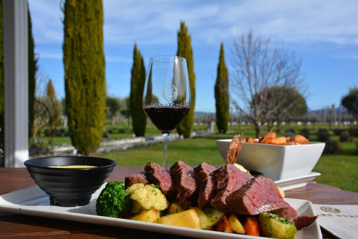 New Zealand Winemaker & Drinking Wines in Krakow, Poland
