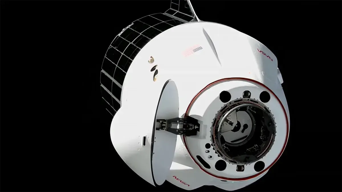Final ISS solar-array pair arrives aboard SpaceX Dragon
