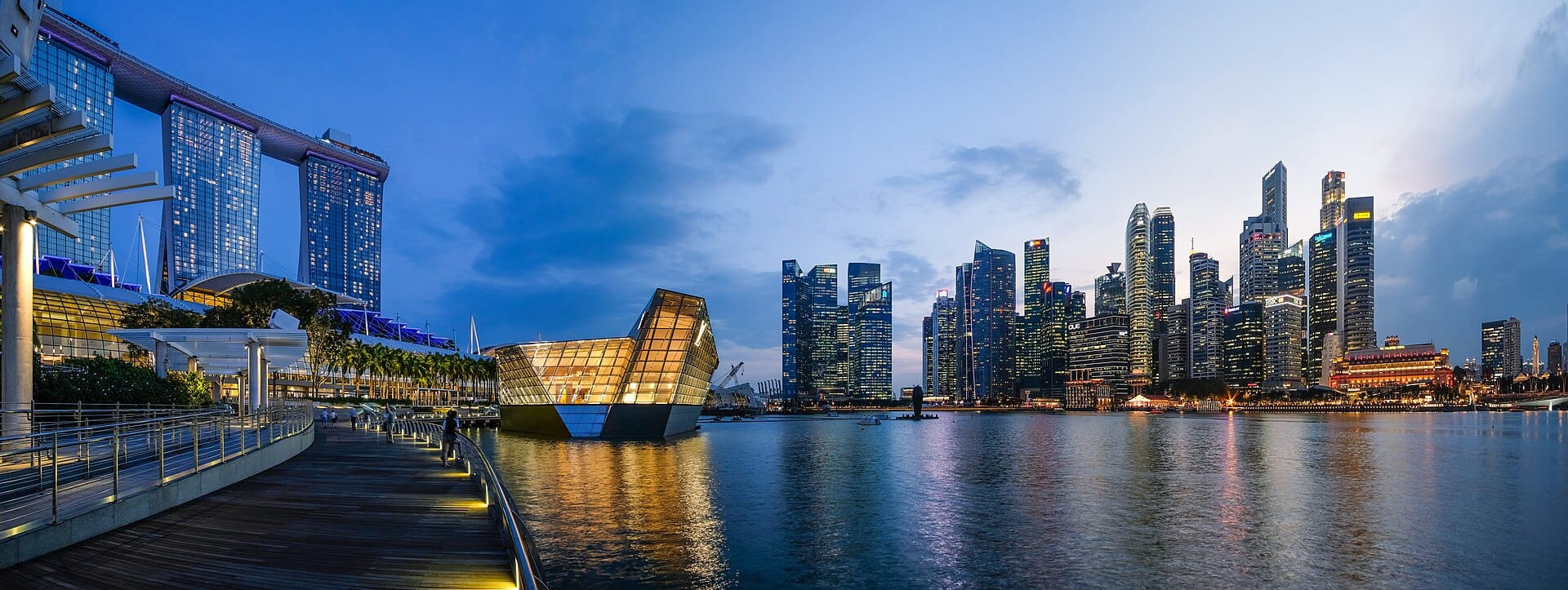 Marina Bay at dusk with Marina Bay Sands in Singapore