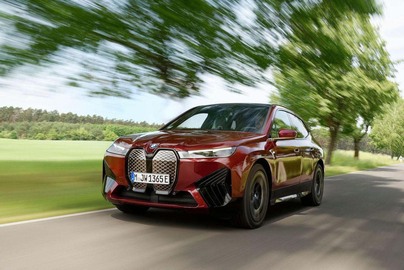 BMW's iX SUV - An Electrifying Ride