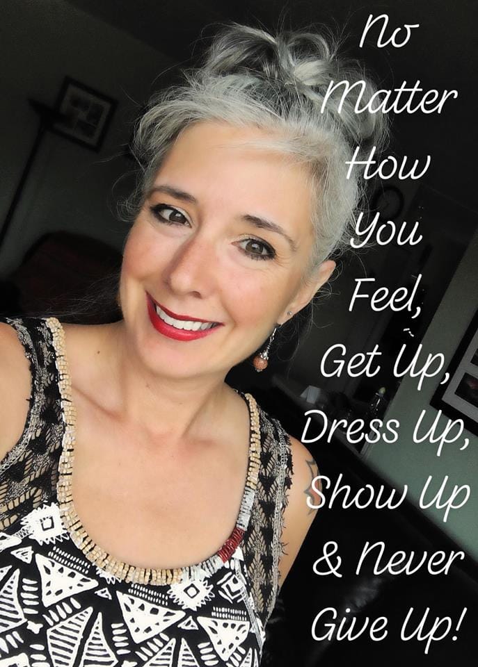 Roxanne Lynch with encouraging quote for women building income and making money from home through online business