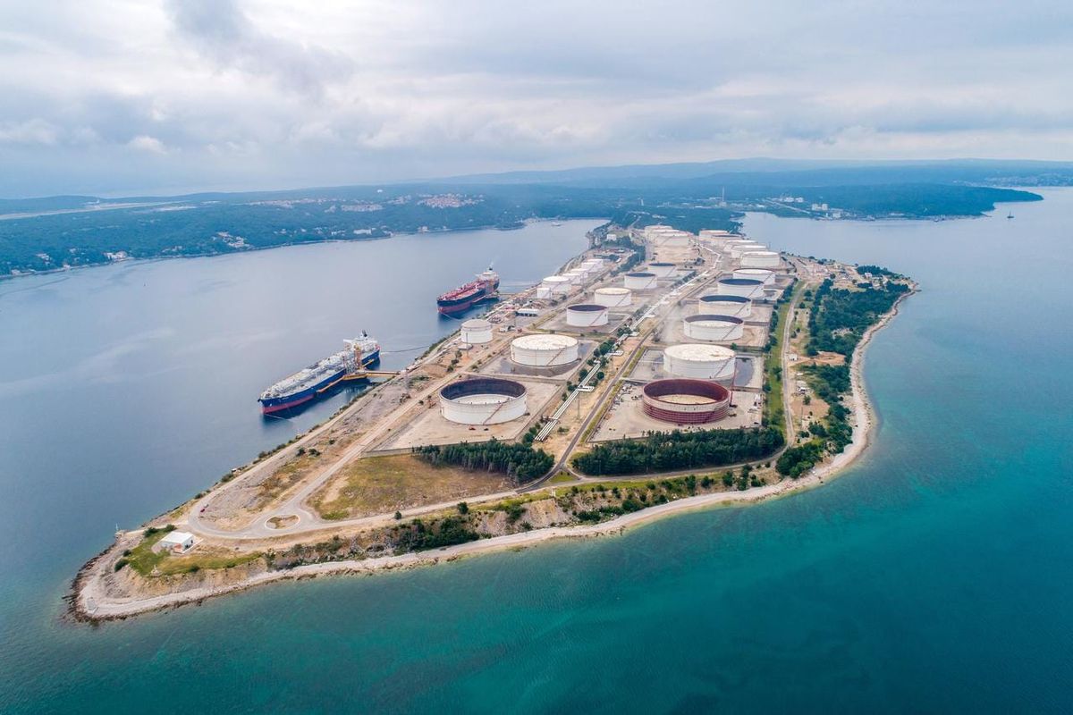Jadranski Naftovod to Launch First Solar Power Plant by March 2025
