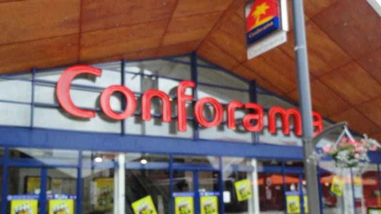 Conforama workers walk out after all ten asbestos tests come back positive at Cannes depot